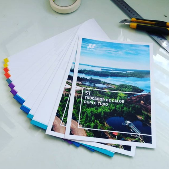 catálogos e folders